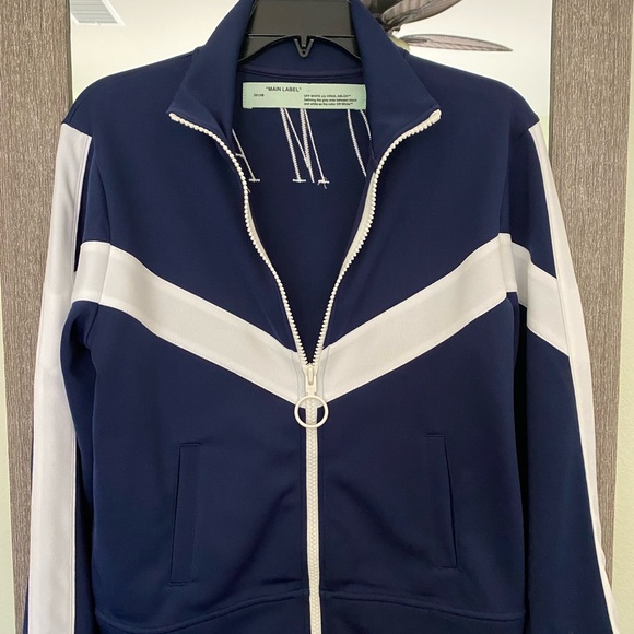 Brand NEW Ladies OFF WHITE jacket.Blue& white with words “Woman” on the back - Picture 2 of 7